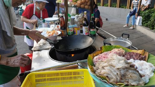泰国大厨街头炒饭，样式丰富，客源不断，到底有何独特之处呢