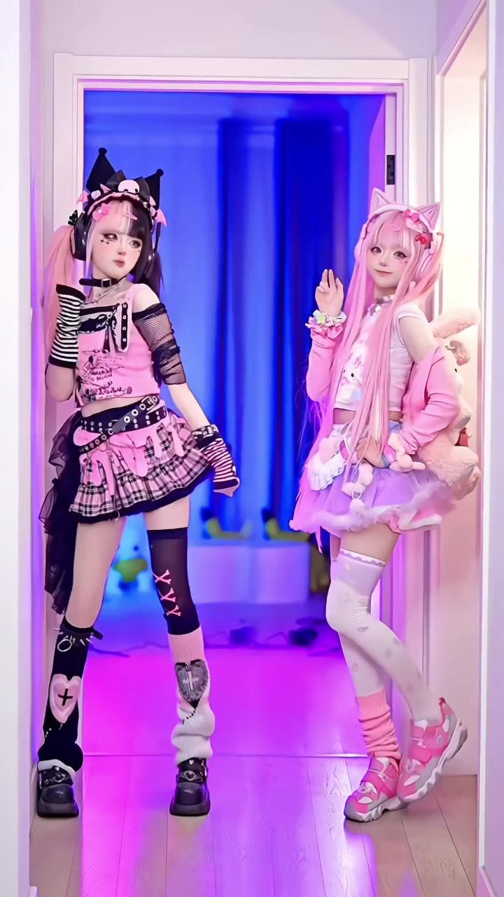 好吧被她装到了#喽咔喽咔舞蹈挑战