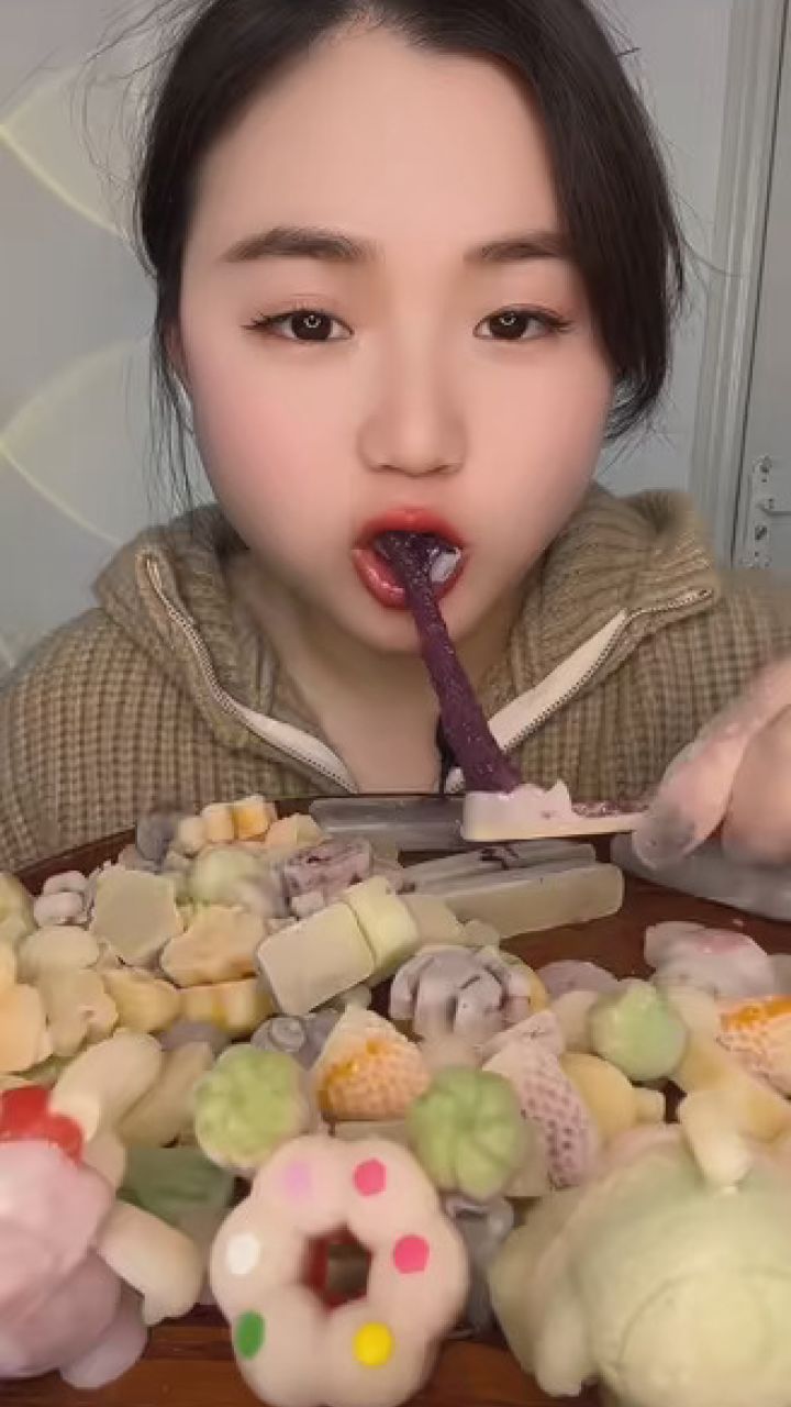 #美食 #蜡瓶糖 #吃 - 腾讯视频