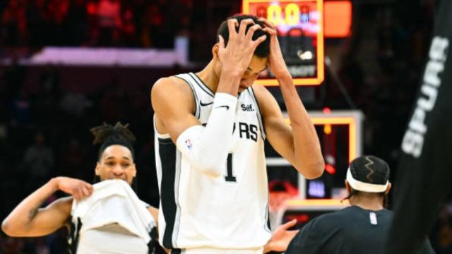 马刺115-117骑士 文班亚马24+10米切尔17+9率队死里逃生