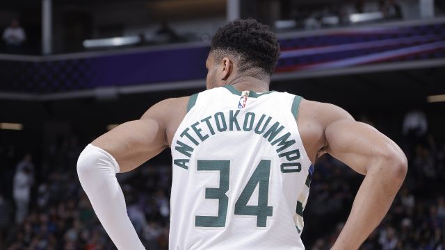 字母哥vs国王集锦 全场拿下30分13篮板独木难支遗憾落败