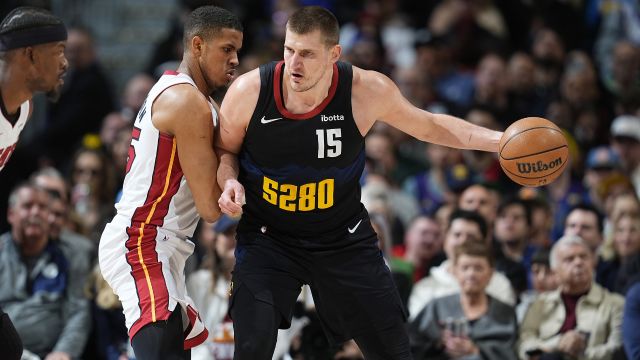 热火97-103掘金 小波特30+11掘金主场险胜热火