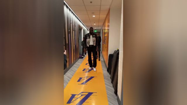 今天的目标只有一个！詹姆斯提前4小时抵达球馆开始热身