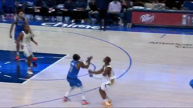 NBA常规赛：步行者vs独行侠英文原声全场回放