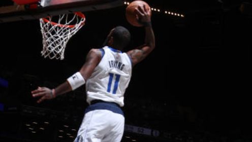 《TOP时刻》【原声】7日NBA十佳球 爱德华兹滑翔拽筐重扣 欧文空接暴扣技惊四座