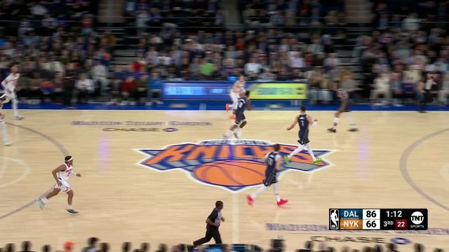 纽约尼克斯自己的库里！迪文琴佐外线急停三分手起刀落