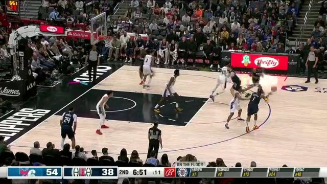 NBA常规赛：费城vs快船第2节中文解说回放