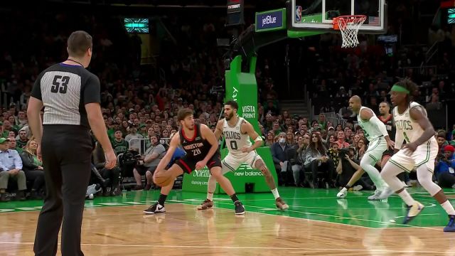 眼皮底下不容造次！布朗钉板大帽扇懵小贾巴里-史密斯把主场氛围拉满