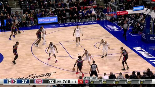 《NBA全场集锦》抢断反击势如破竹 威少大步流星上演双手暴扣