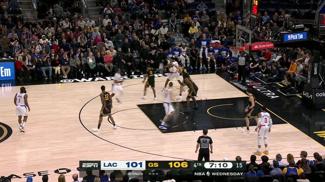 每次都是关键时刻！鲍威尔末节4记三分频频助队反超