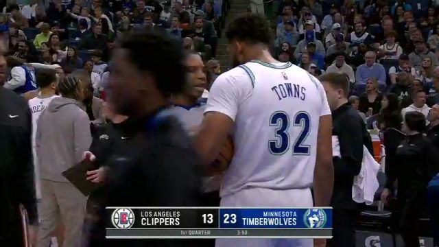 NBA常规赛：快船vs森林狼第1节英文原声回放