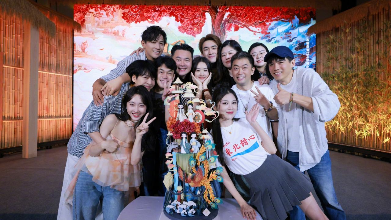 《与凤行》庆功宴排面拉满,各平台派代表出席,举办地在赵丽颖拍戏城市