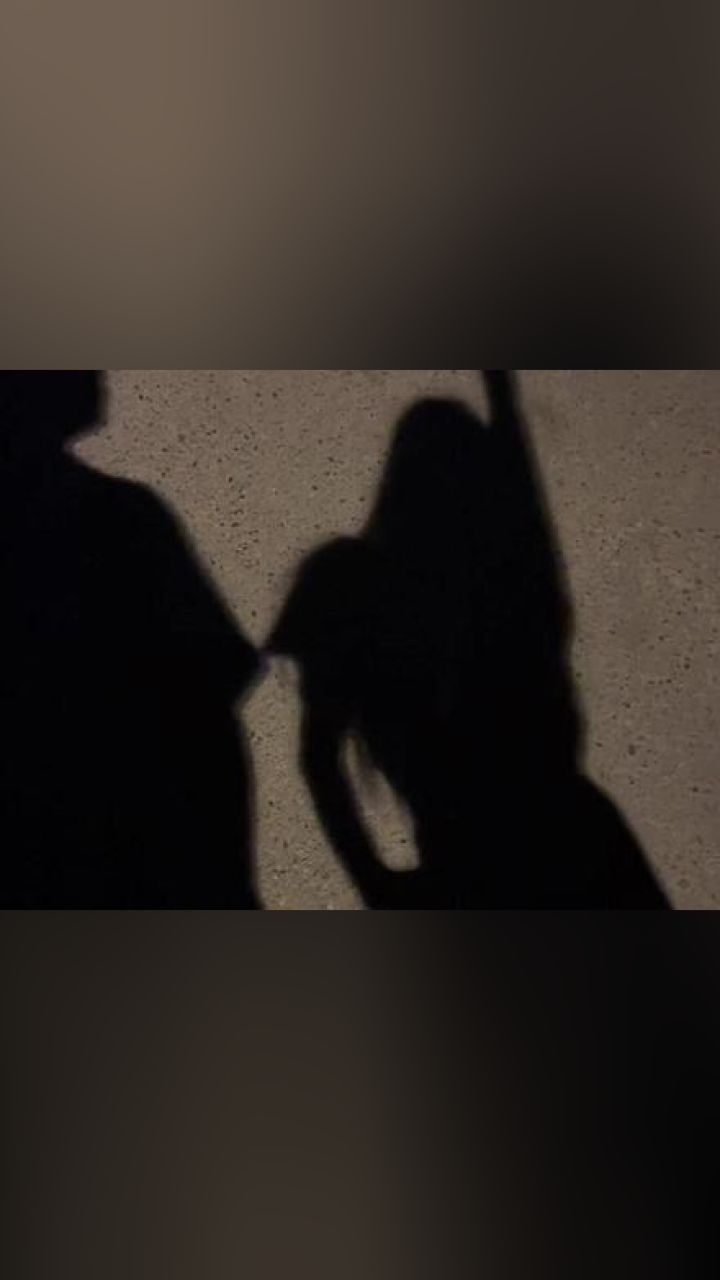 幸福的终点是可爱女人和闷骚男人!#情侣影子 #路灯下的影子 #影子舞