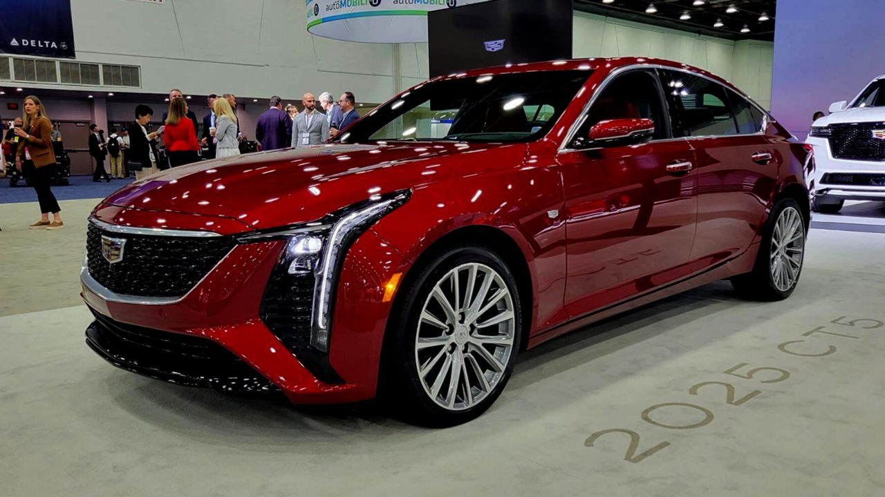 2024款凯迪拉克ct5到店,配2.0t 10at后驱,爆237马力