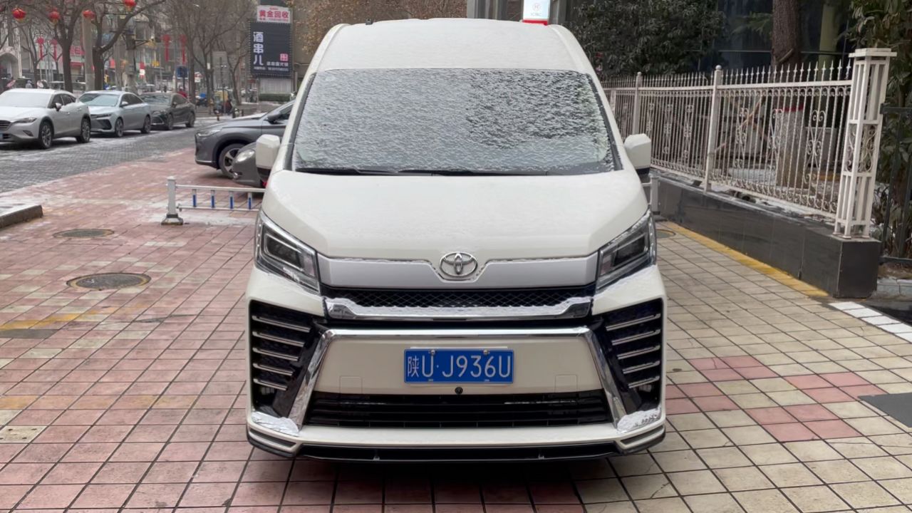 白色第六代丰田海狮h300