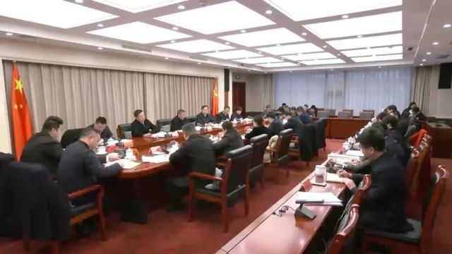 胡忠雄主持召开贵阳贵安“富矿精开”工作专题会