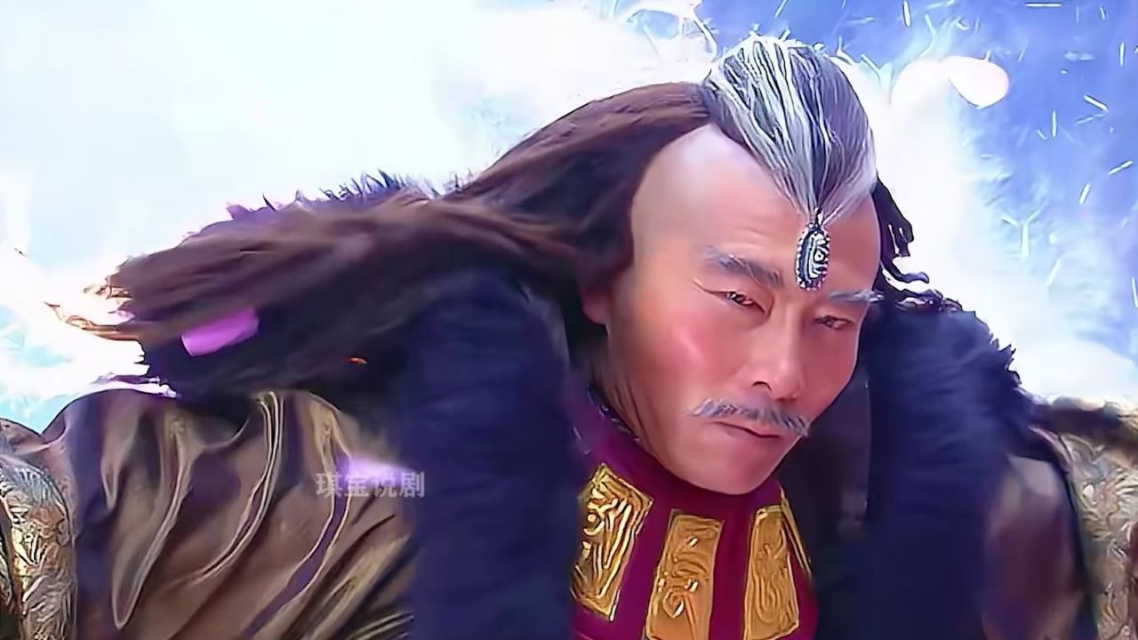 金轮法王大战周伯通,两人竟不分伯仲