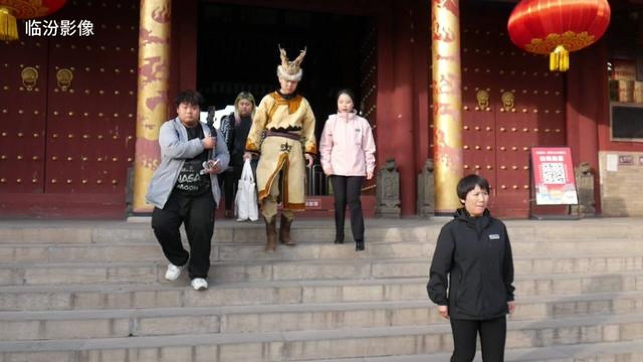 鄂伦春小虎今天在临汾 逛尧庙 游华门 学敲鼓#鄂伦春族 #鄂伦春小虎