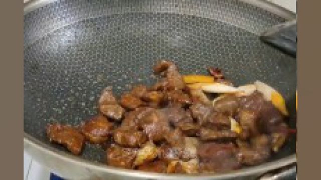 白萝卜加牛肉这样做太香了,冬天我家必吃的拿手菜,鲜嫩好吃解馋