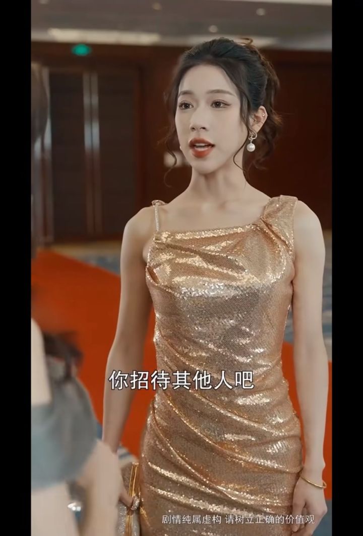 热播推荐《师姐风华绝代,少爷隐龙归来》【中】正片抢先看_呼啦圈呢