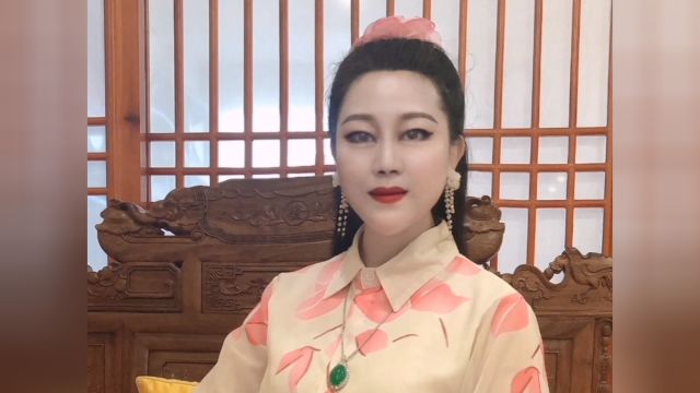 杜春梅著名女高音歌唱家,国家一级演员.