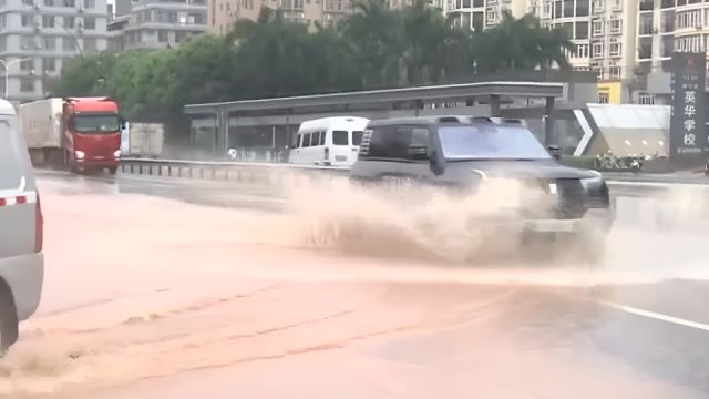 广西钦州市气象台继续发布暴雨红色预警信号