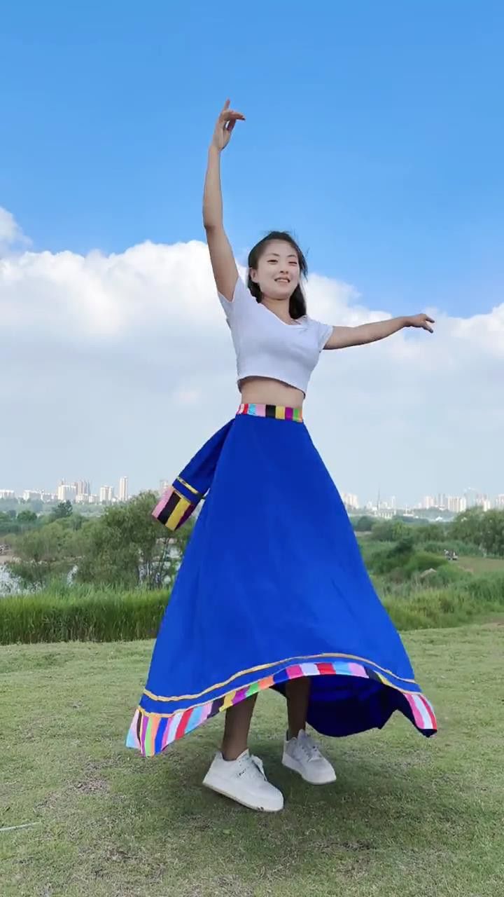 今天来个民族舞8#吉祥#吉祥舞蹈#藏族舞#美女跳舞