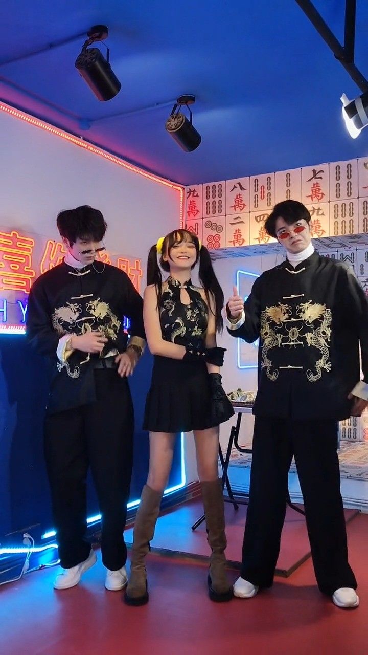 陈意礼的腿确实挺长的!我今天比过了