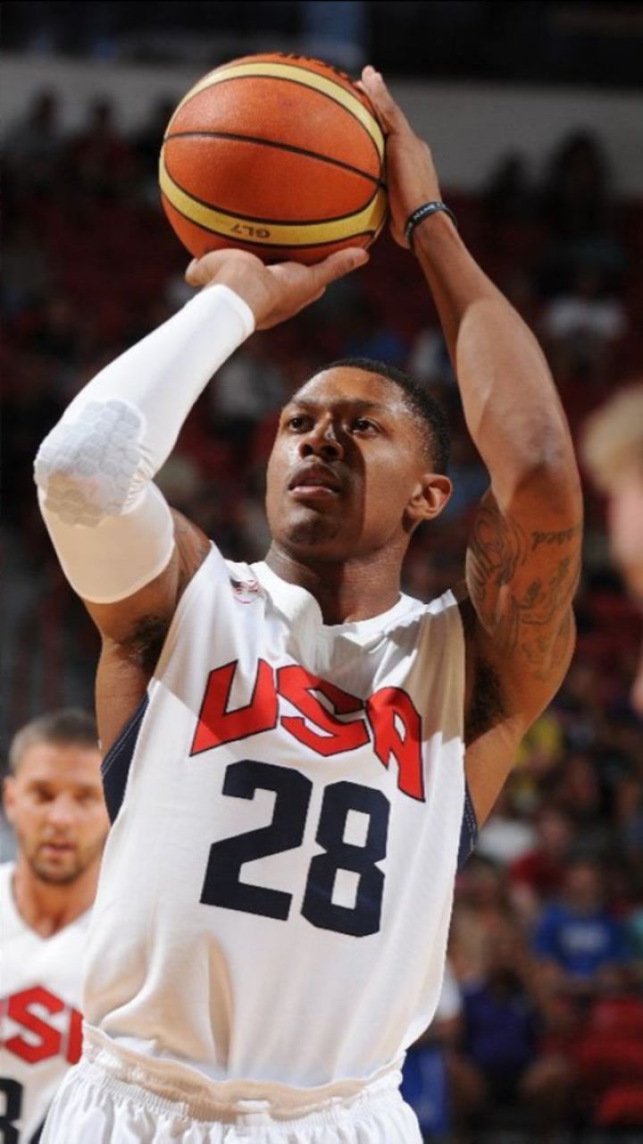 奇才战胜凯尔特人,比尔立下头功接受采访