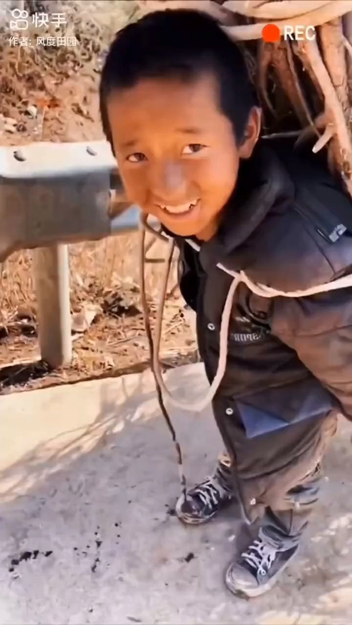 农村贫困地区的孩子们的生活 ,真的太难了泪目