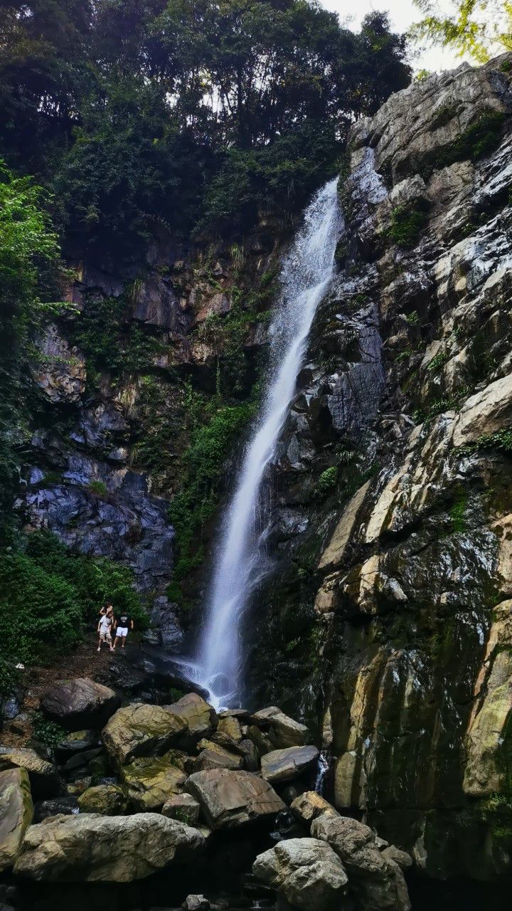 益阳桃江县松木塘镇飞水岩瀑布风光