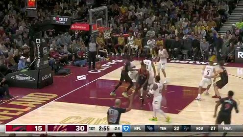 《NBA骑士》该出手时就出手 巴雷特无视防守直接狙击三分命中