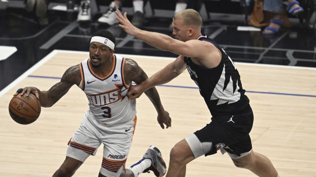 比尔vs快船集锦 全场26+5+4里突外投状态火热