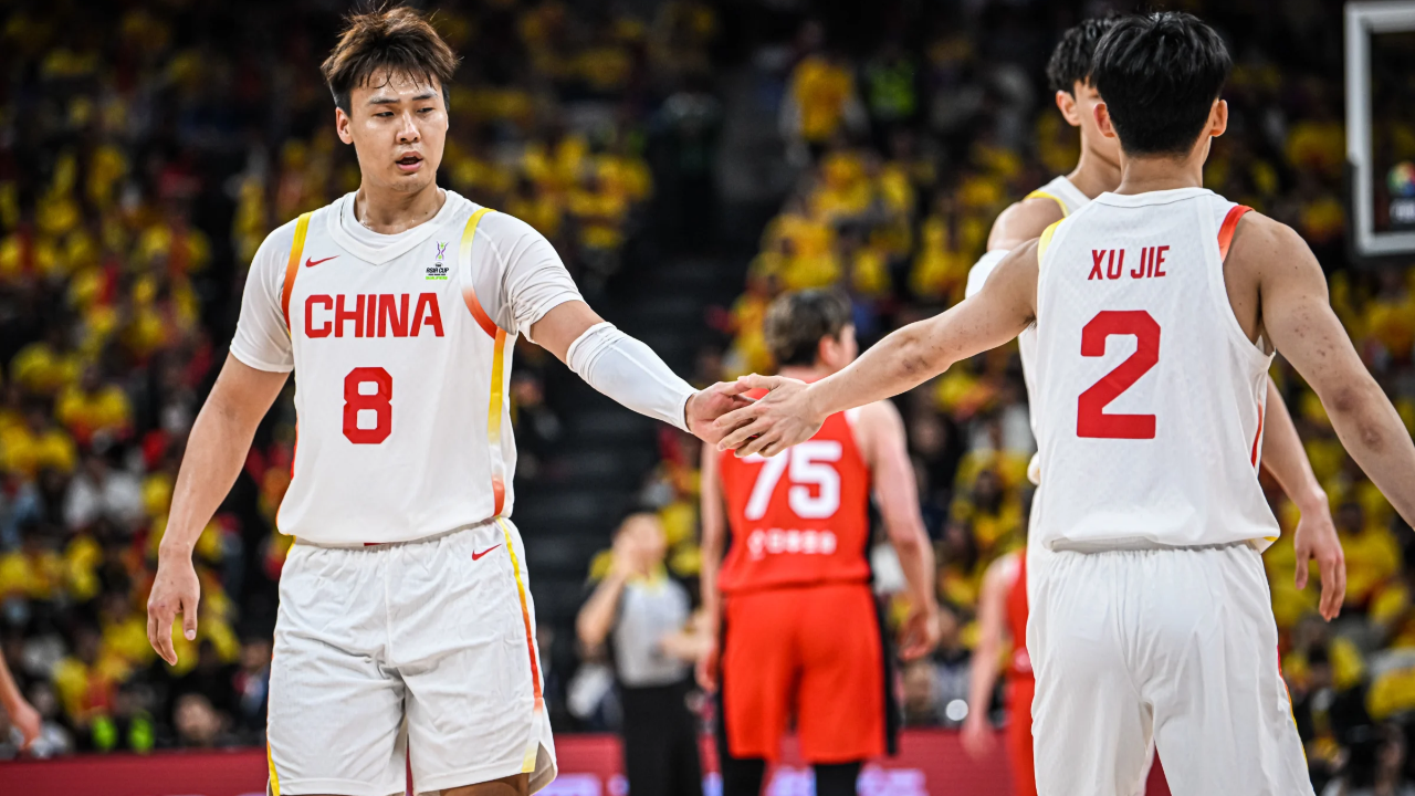 中国vs日本 中国100-58日本 中国男篮6人得分上双42分大胜日本