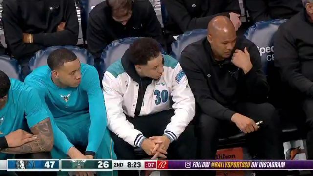NBA常规赛：独行侠vs黄蜂第2节英文原声回放