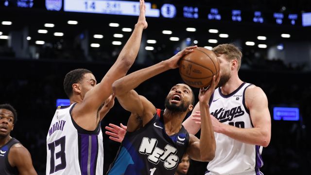 国王107-77篮网 国王5人得分上双大胜对手结束连败