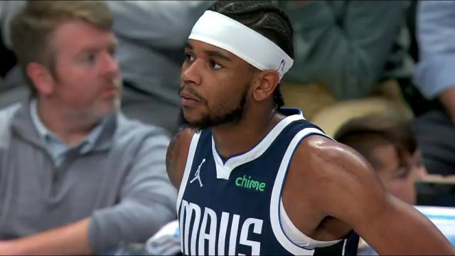 尼克斯vs独行侠第2节英文原声回放