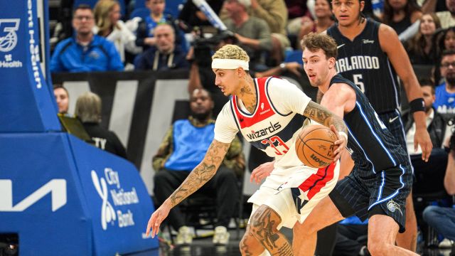 库兹马vs魔术集锦 砍下24+6里突外投难阻颓势