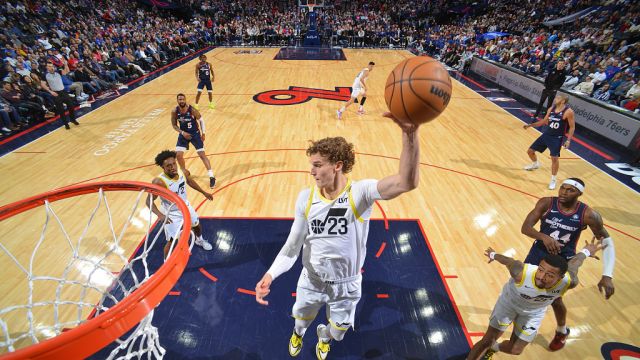 爵士120-109费城 马克西空砍25+9马尔卡宁33+13率队轻松取胜