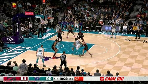 《NBA全场集锦》禁区之中一柱擎天 理查兹力压众人完成补扣