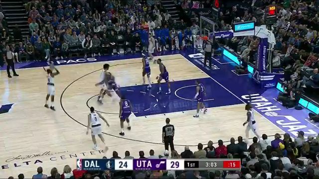 NBA常规赛：独行侠vs爵士第1节英文原声回放