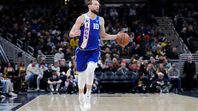 萨博尼斯vs步行者集锦 全面发挥砍下26+12+7率队取胜