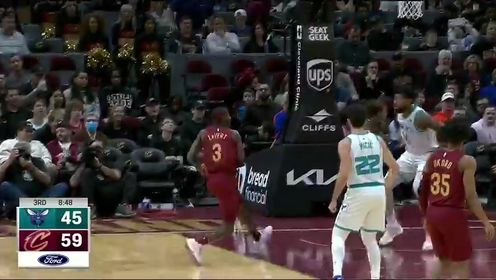《NBA骑士》抛得再高也能接 莫布利弹簧起跳大手捞回重重砸扣