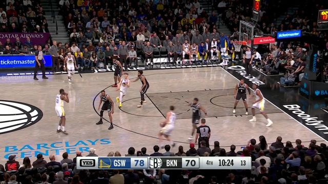 分差拉开到2位数 卢尼面对夹击妙传汤普森上篮得手