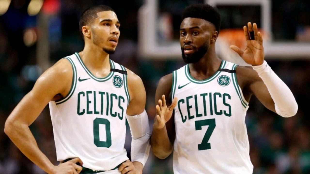 当杰伦布朗拿下mvp后,塔图姆的表情是什么样的?