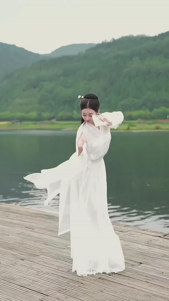 莫愁千里路 自有到来风#古典舞##古风##精卫舞蹈#美女