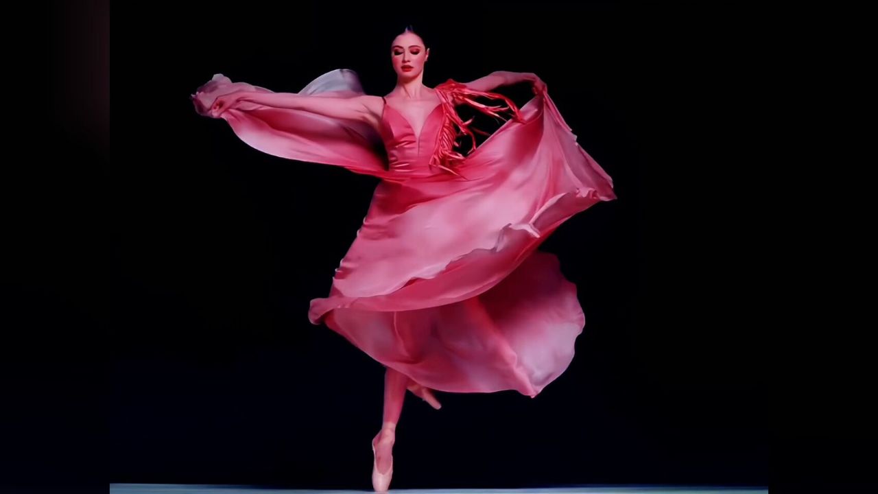 "莫斯科首席芭蕾舞蹈剧院 alena在高速镜头下的曼妙舞姿,美就变有了
