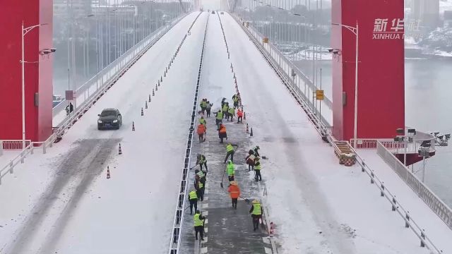 “人防+技防” 湖北多地全力抗风雪