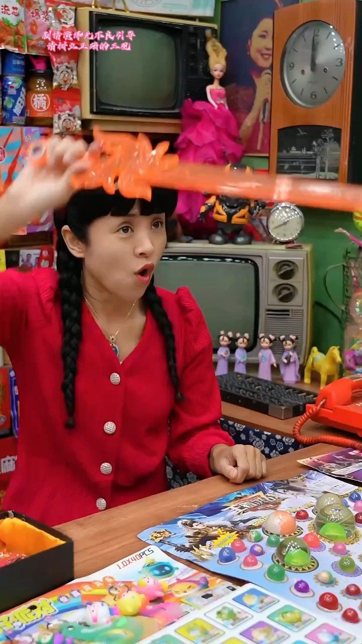 小卖部老板娘嫁祸二狗子毁坏大宝剑