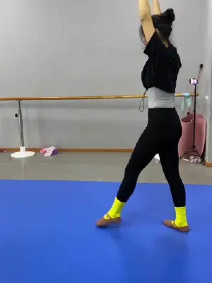 突破侧空翻#舞蹈技巧 #翻跟头的技巧